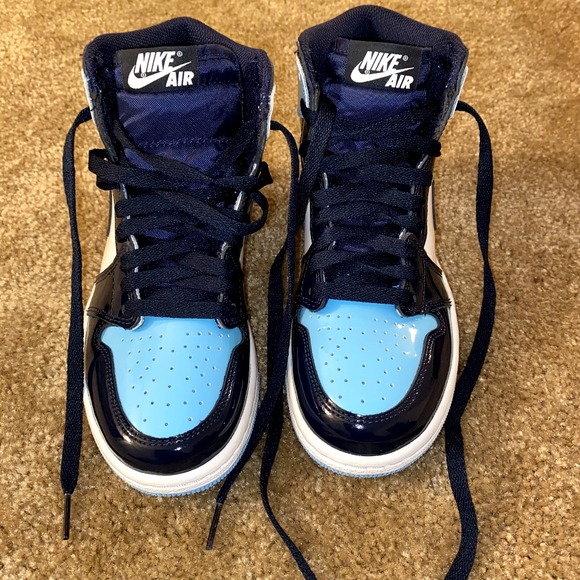 Nike Air Jordan 1 High OG - Picture 4 of 6